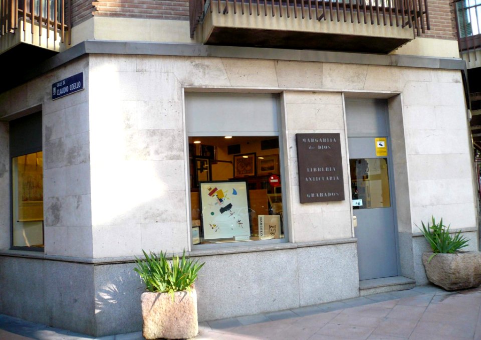 Madrid - Calle del Conde de Aranda, Librería Anticuaria Margarita de Dios