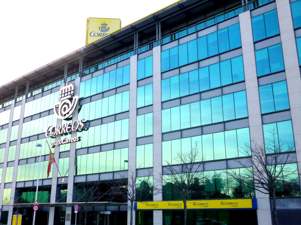 Madrid - Campo de las Naciones, Sociedad Estatal de Correos y Telégrafos 1