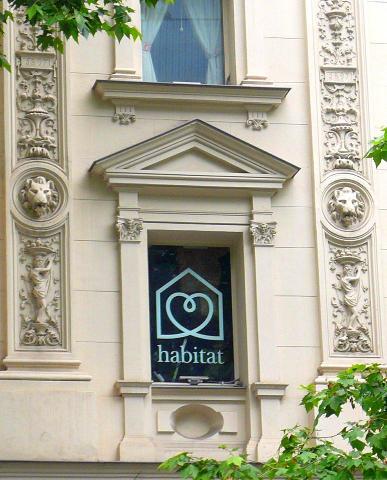 Madrid - Centro Comercial ABC Serrano, fachada Calle Serrano 04