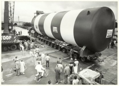 Machinefabriek Visno explosiebestendige ketel voor Schiphol. NL-HlmNHA 5401558