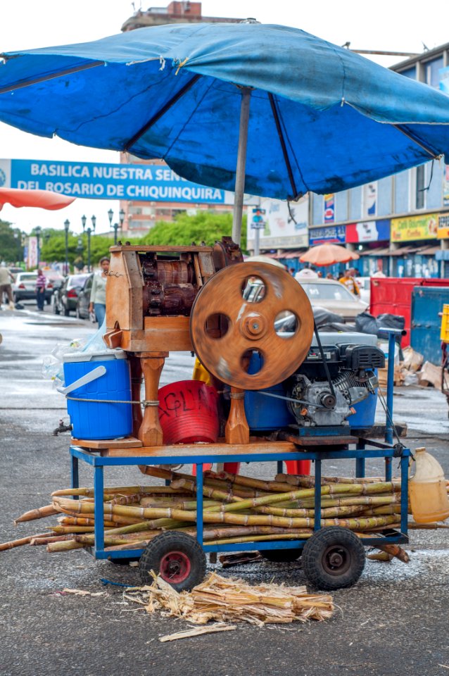 Machine manufacturing cane sugar juice