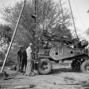 Machines, werktuigen, arbeiders, Bestanddeelnr 250-8439