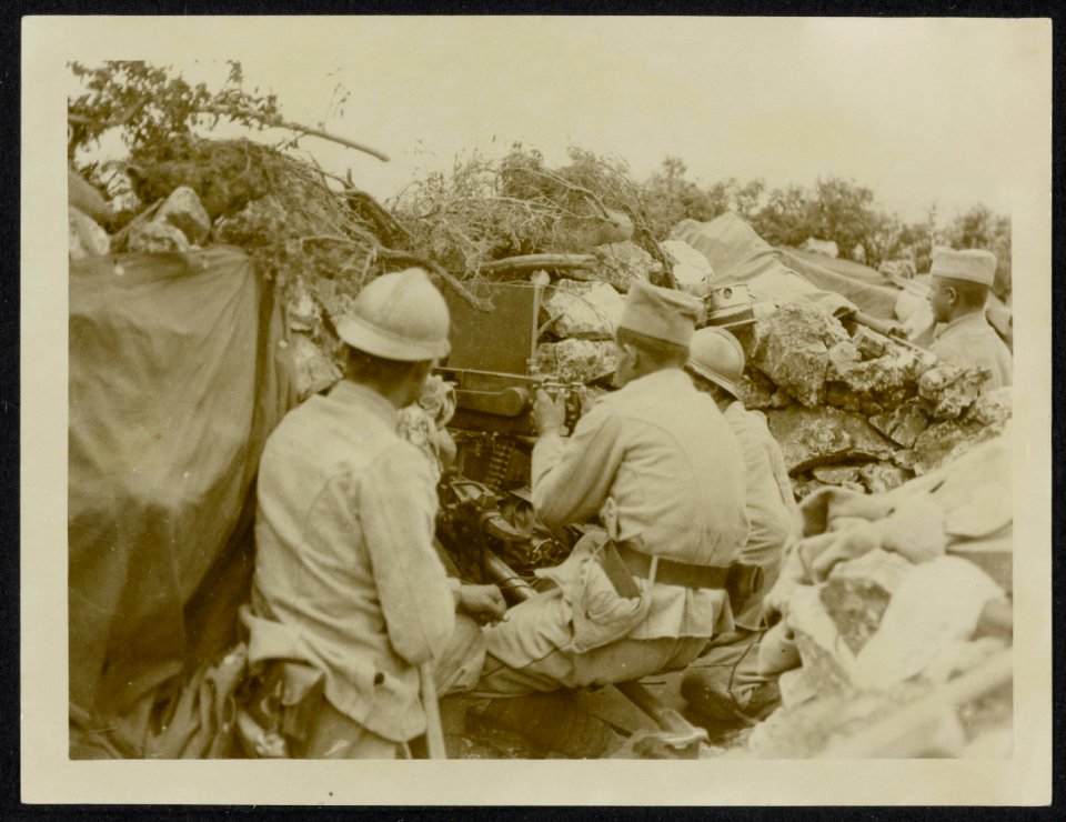 Machine gun in a Serbian front trench, Bestanddeelnr 158-1302
