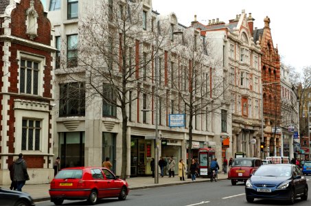 MacMillan-House-Kensington-20060330-028