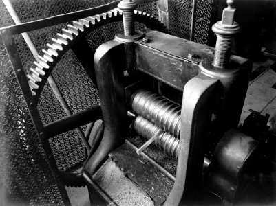 Machine voor draadwalsen bij de fa Gerritsen & Van Kempen in Zeist, Bestanddeelnr 190-0515