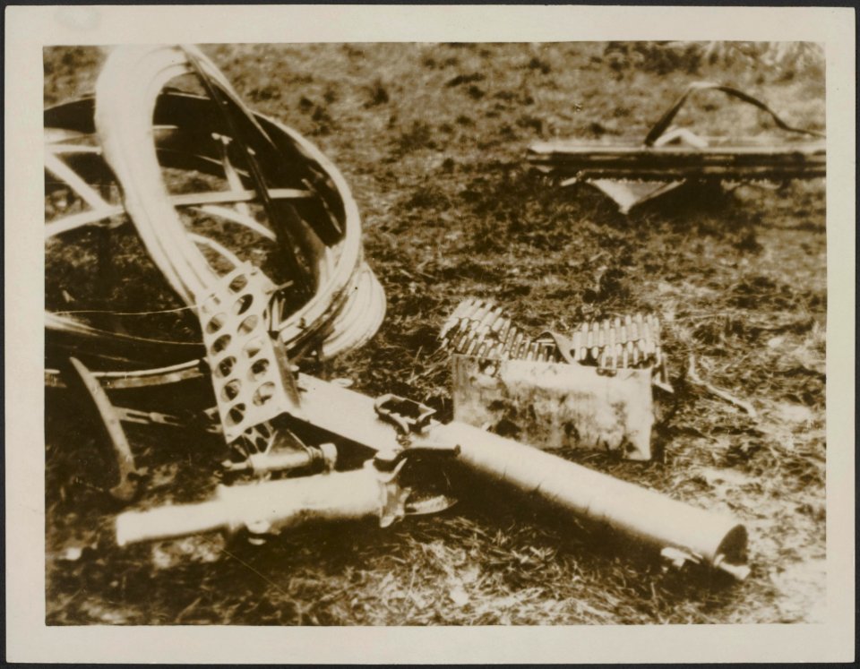 Machine-gun and belt. Unused cartridges, Bestanddeelnr 158-2588