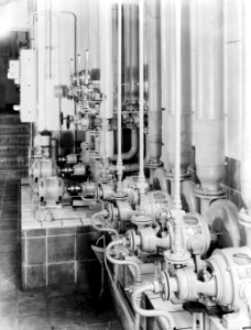 Machinekamer voor de luchttoevoer in het gebouw van de Kasvereeniging in Amsterd, Bestanddeelnr 189-0002