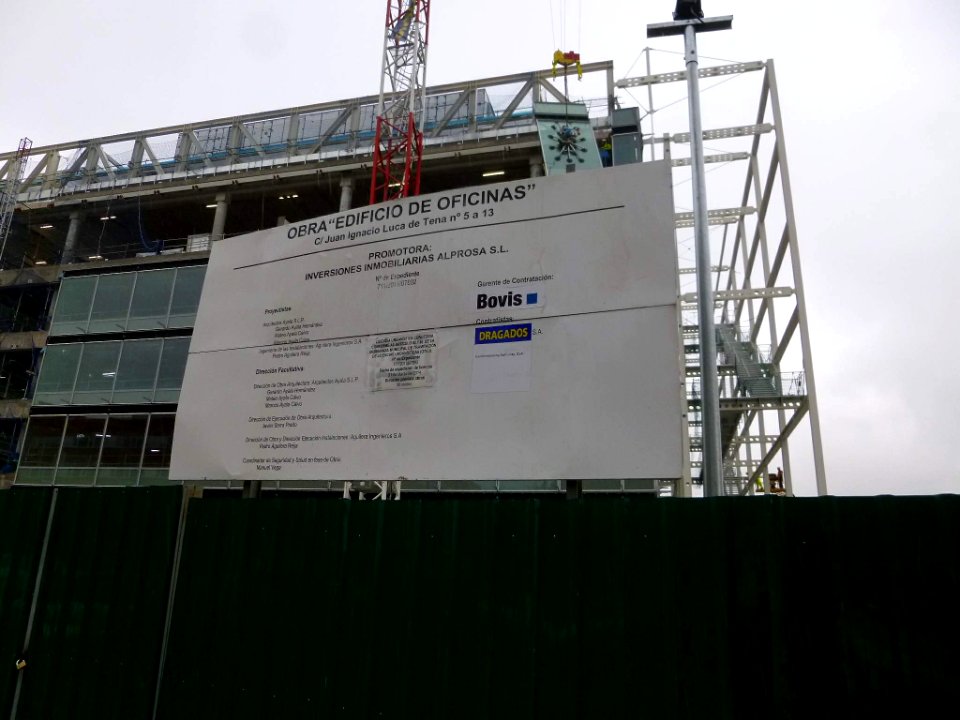 Madrid - Banco Popular (Edificio Luca de Tena, sede corporativa, en construcción en 2016, en la calle Juan Ignacio Luca de Tena) 1