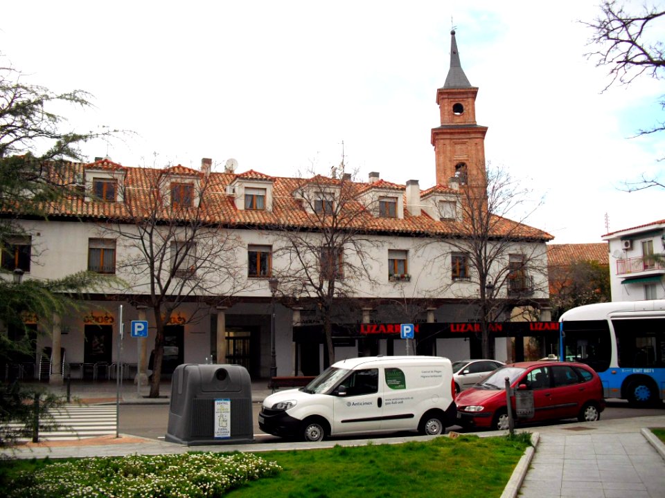 Madrid - Barajas, Plaza de los Hermanos Falcó y Álvarez de Toledo 09