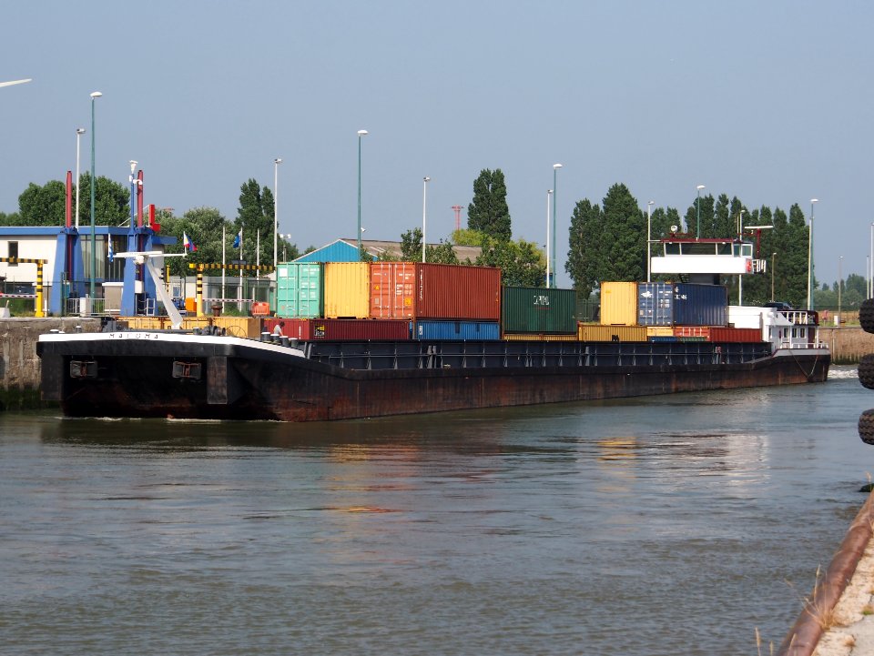 Macoma (ship, 1970) - ENI 02320378, Zandvlietsluis, Port of Antwerp pic1