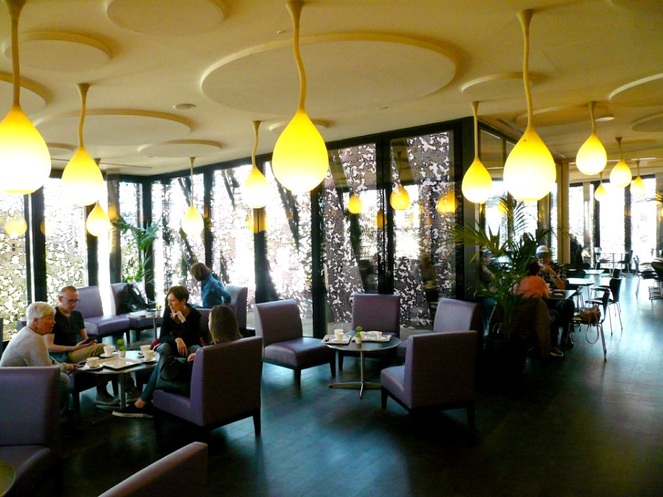 Madrid - CaixaForum, cafetería 1
