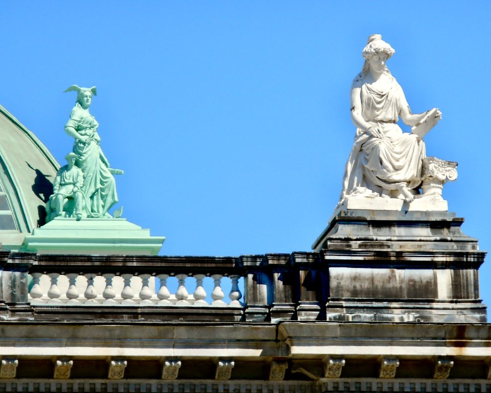 Memorial Hall roof sculptures Philly SE corner