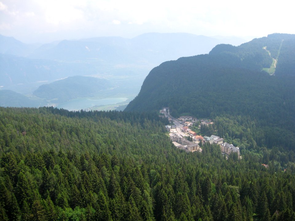 Mendelpass and Kalterer See as seen from the Toval