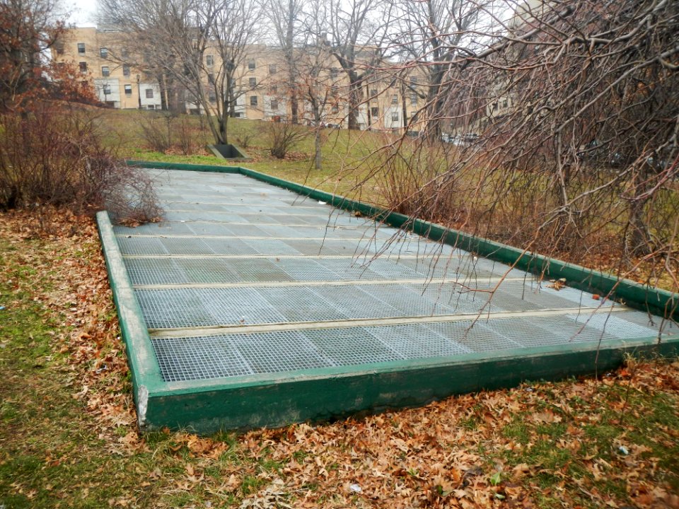 Macombs Dam Park grate jeh