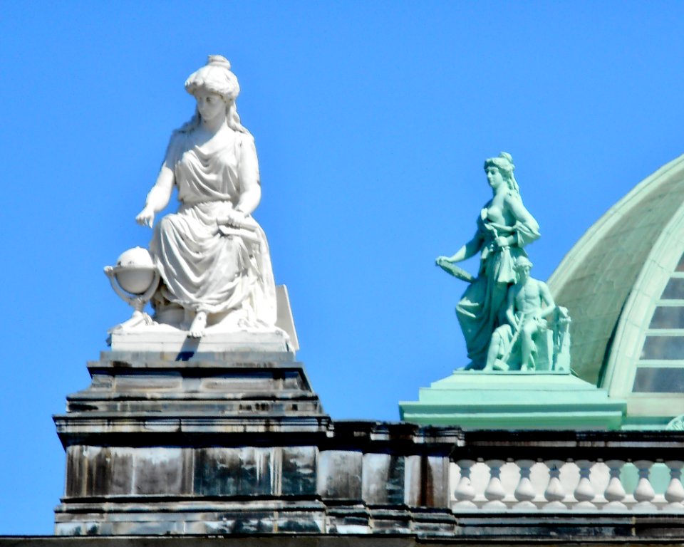 Memorial Hall roof sculptures Philly SW corner