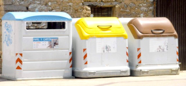 Mendavia - contenedores de reciclaje 08
