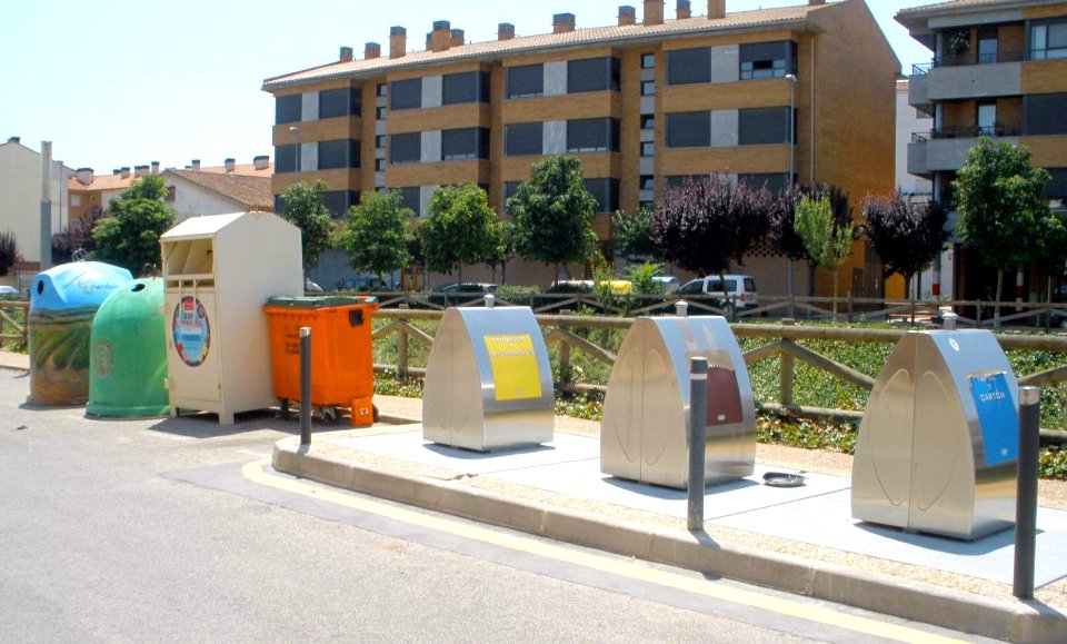 Mendavia - contenedores de reciclaje 05
