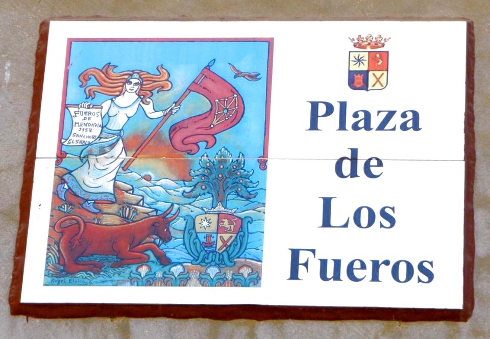 Mendavia - Plaza de los Fueros 5