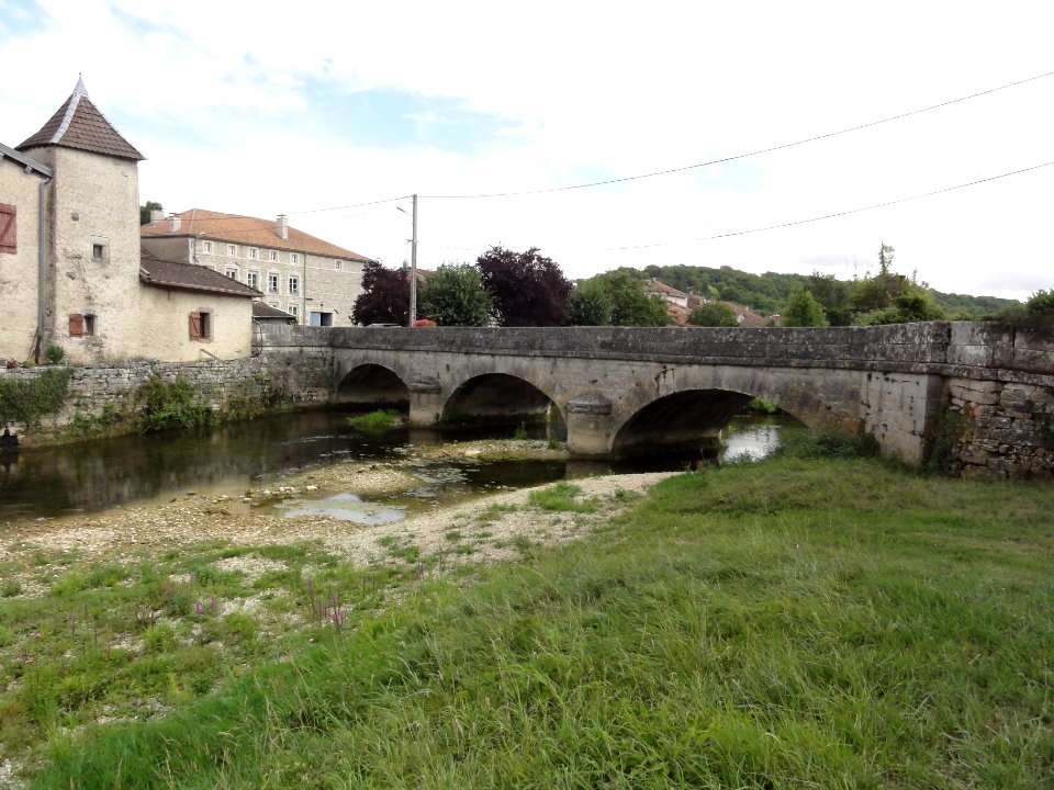 Menaucourt (Meuse) pont sur l'Ornain