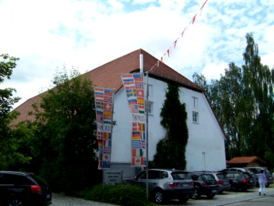 Mengkofen-Hauptstraße-20-Barockstadel