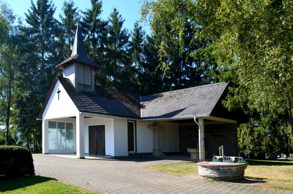 Mengerschied, Friedhof, Trauerhalle