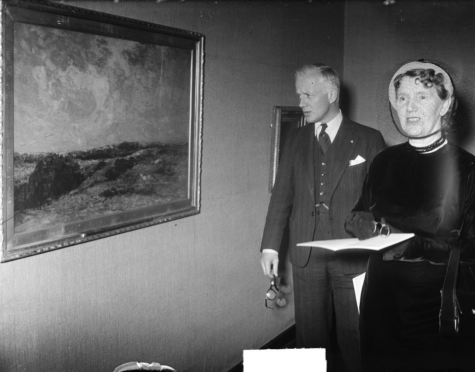 Meneer Joseph M. Neill (gezante) opent Ierse tentoonstelling in Stedelijk Museum, Bestanddeelnr 904-4713