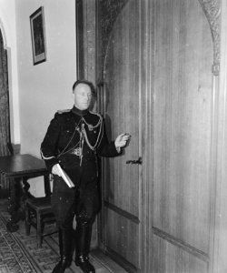 Mensen die werken op het Kabinet van de Minister President, Bestanddeelnr 901-2932