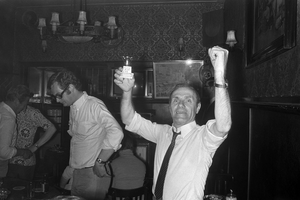 Mensen in een café te Amsterdam, Bestanddeelnr 924-6120