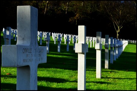 Memorial war soldier photo