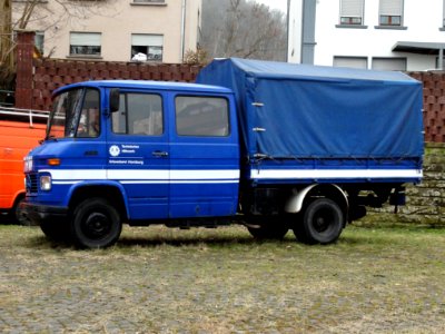 Mercedes 409 Technisches Hilfswerk Ortsverband Homburg pic2