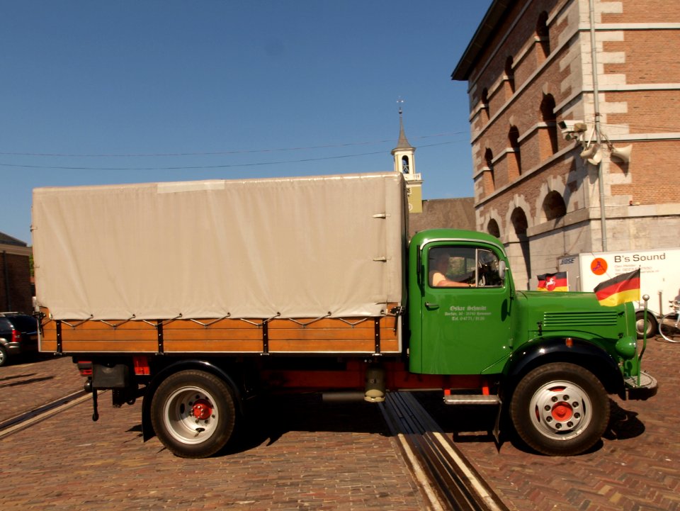 Mercedes Benz of Oskar Schmidt pic2