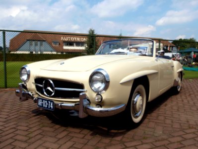 Mercedes 300, Dutch licence registration AR-03-74