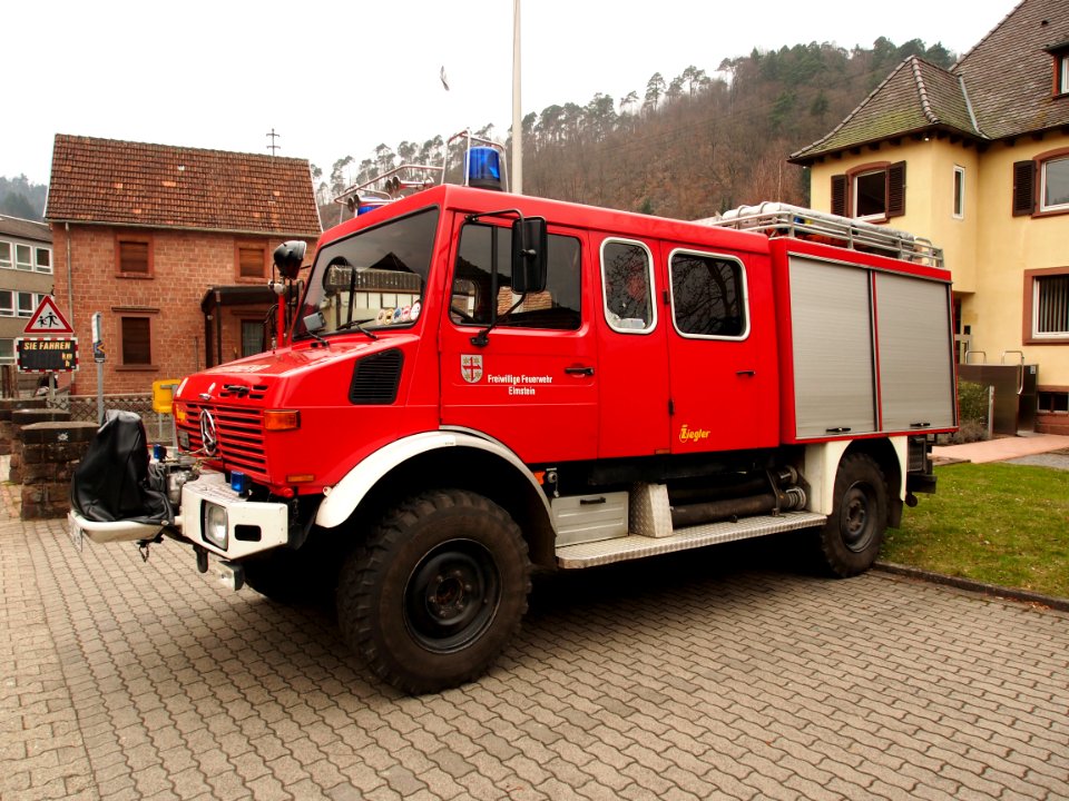 Mercedes Benz Unimog 1300L, Unit 41 of the Freiwillige Feuerwehr Elmstein pic2
