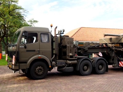 Mercedes 2648, Leopard 2A4 Dutch army KU-84-01 on trailer pic3