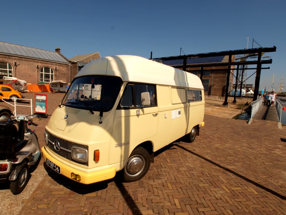 Mercedes Benz 306 D (1977), Dutch licence registration 07-RF-56 pic