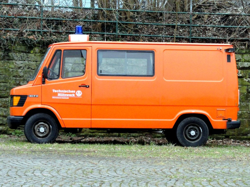 Mercedes 307D Technisches Hilfswerk Ortsverband Sultzbach