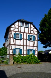 Mensfelden, Backhausstraße 13