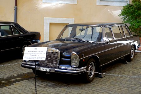 Mercedes Benz 300 SEL, 1967, used by Pope Paul VI - Pontifical Palace - Castel Gandolfo - DSC04251