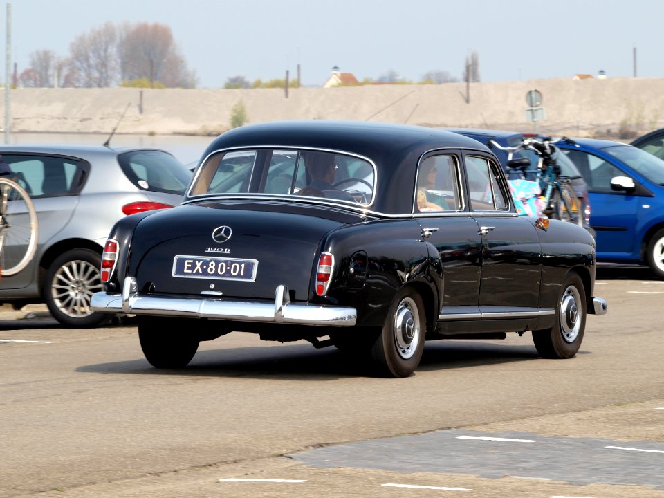 Mercedes-Benz 190D (1962), Dutch licence registration EX-80-01