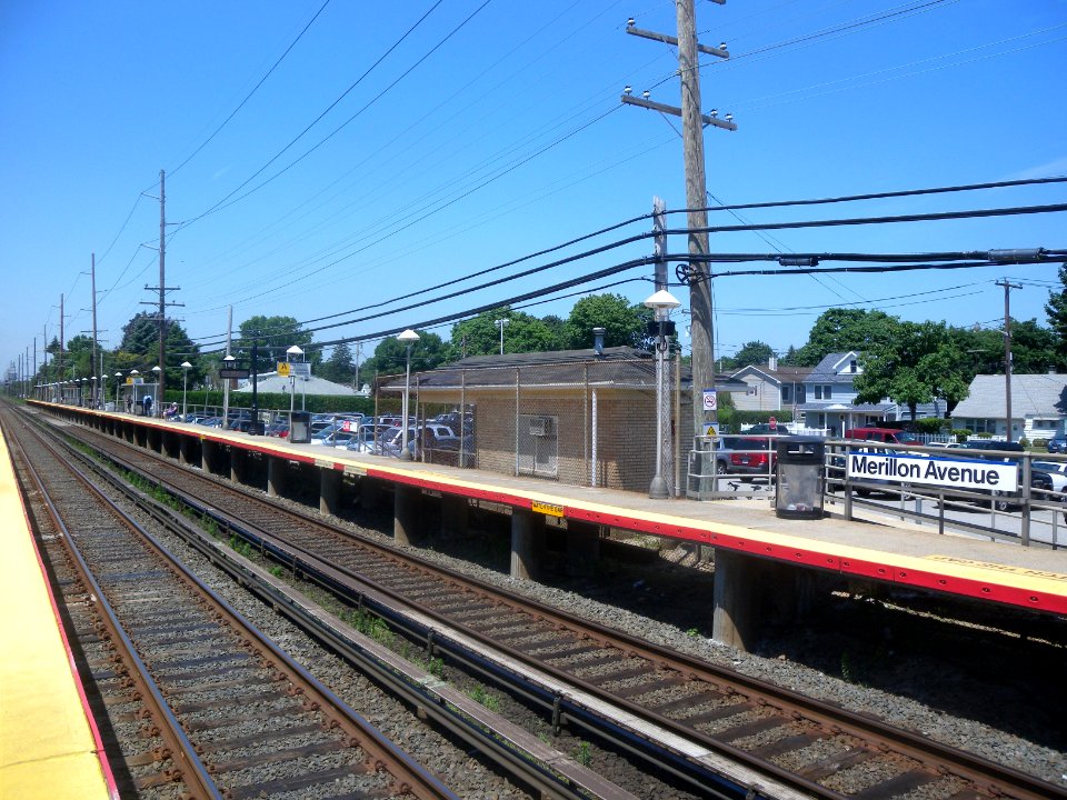 Merillon Av LIRR WB plat jeh
