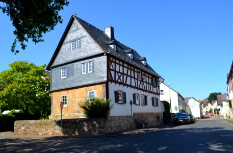 Mensfelden, Schwerzstraße 2