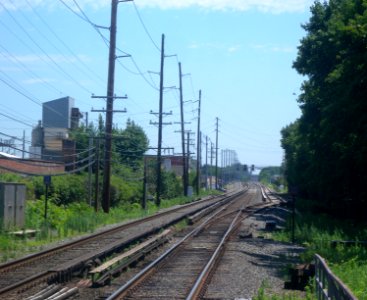Merillon Av LIRR EB 3d track jeh