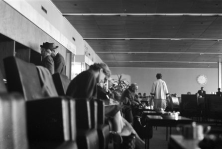 Mensjikov op Schiphol Mensjikov tijdens persconferentie (binnenland), Bestanddeelnr 912-5078