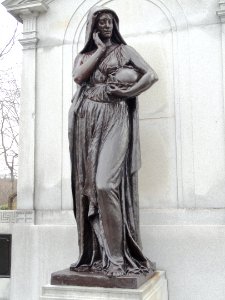 Memory Statue by Cyrus Edwin Dallin - Sherborn, MA - DSC02914