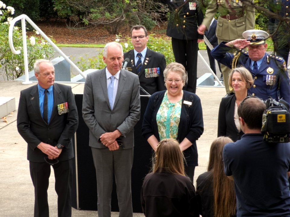 Memorial-unveilings-Burnie-20150331-005