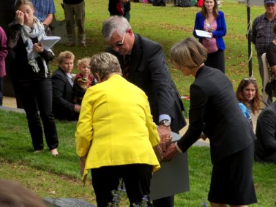 Memorial-unveilings-Burnie-20150331-014