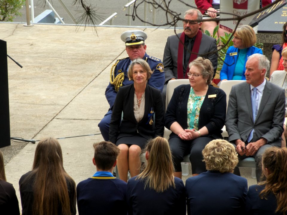 Memorial-unveilings-Burnie-20150331-011