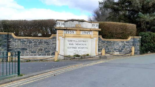 Memorial at entrance to War Memorial Cottage Hospital photo