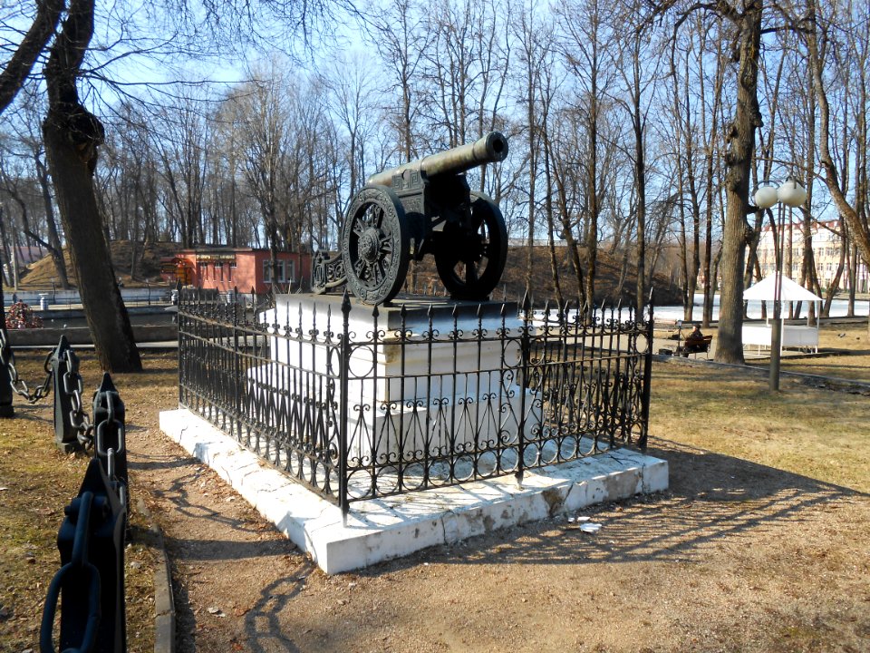 Memorial to the Battle of Smolensk - Cannon - 11