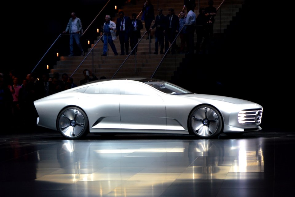 Mercedes Concept IAA. Spielvogel1